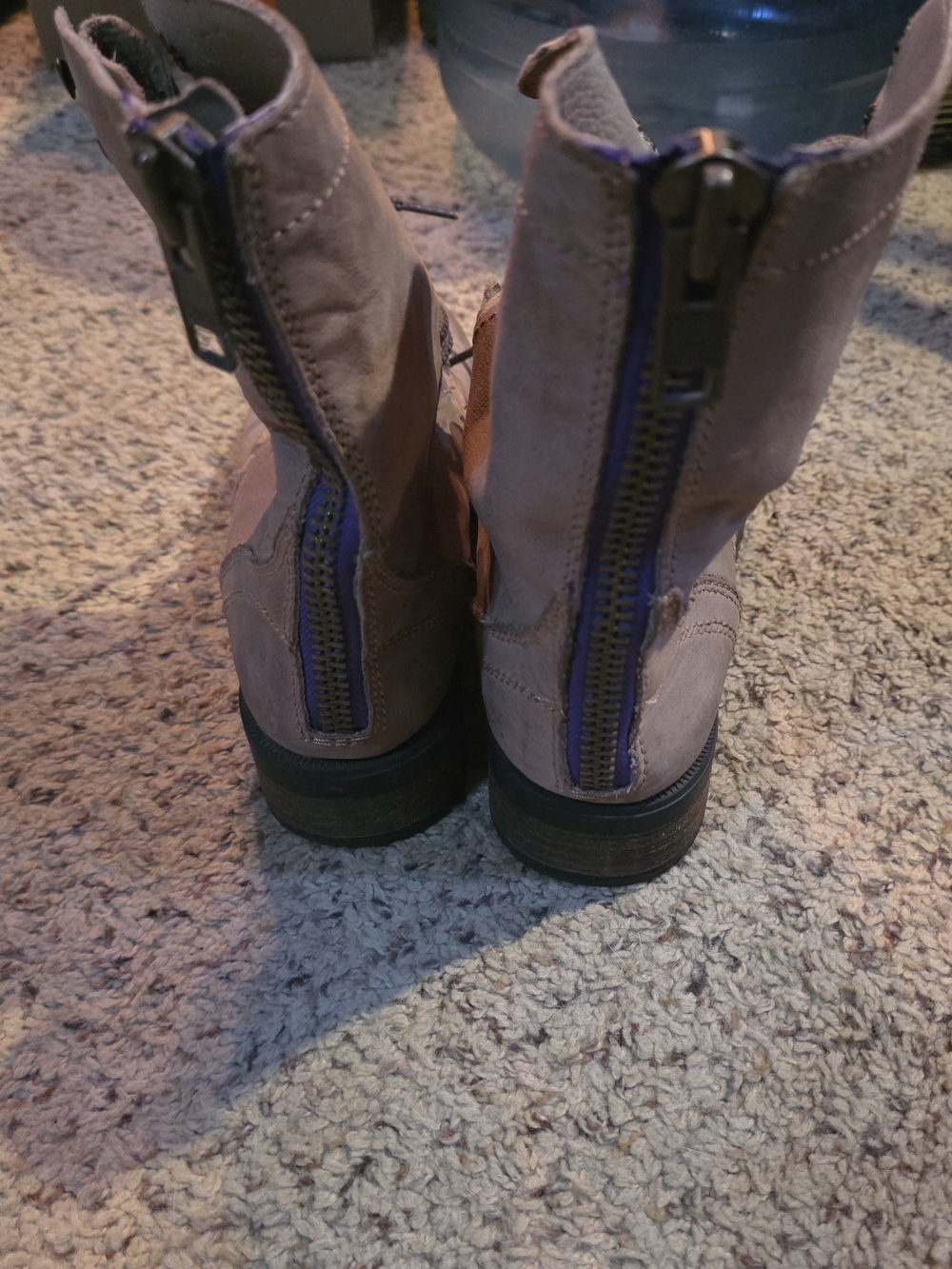 Lace-Up Combat Style Boots in Dusty Gray Steve Madden - Picture 3 of 5